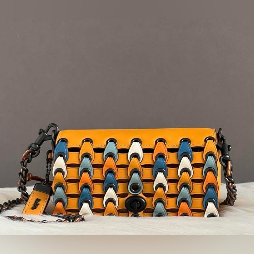 86832 - Coach Link Dinkier With Colorblock Crossbody